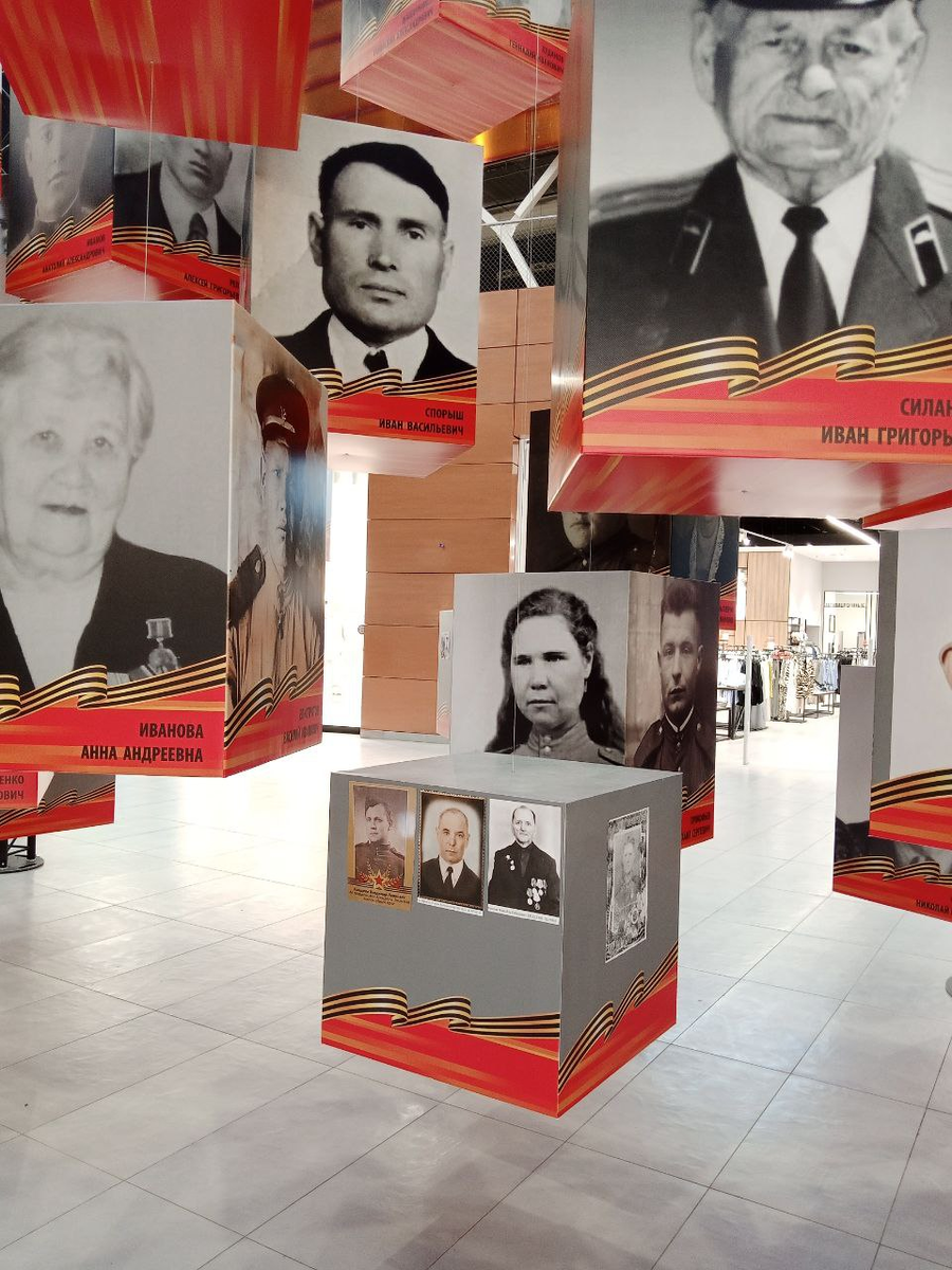 ТЦ "Гудок", Самара. Фото автора.