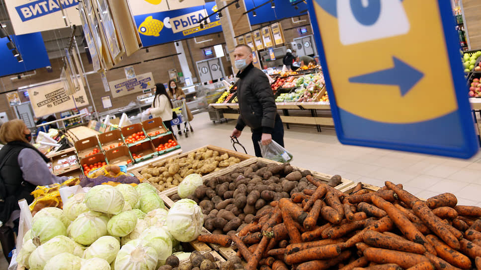 В Татарстане за неделю подешевели огурцы и помидоры, а свекла и морковь — подорожали.📷Фото: Данила Егоров / Коммерсантъ