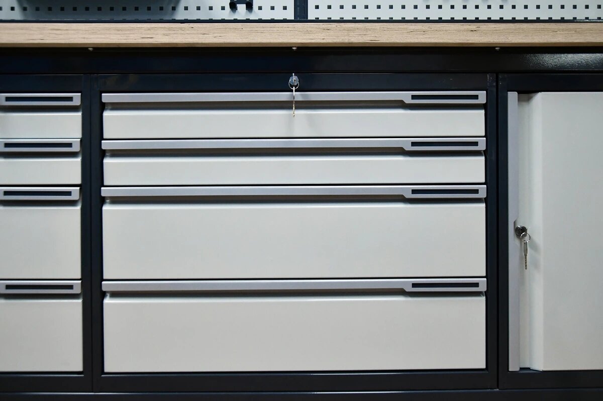 Верстак слесарный тяжелый ВЕРСТАКОФФ FBK 205.34.4-1