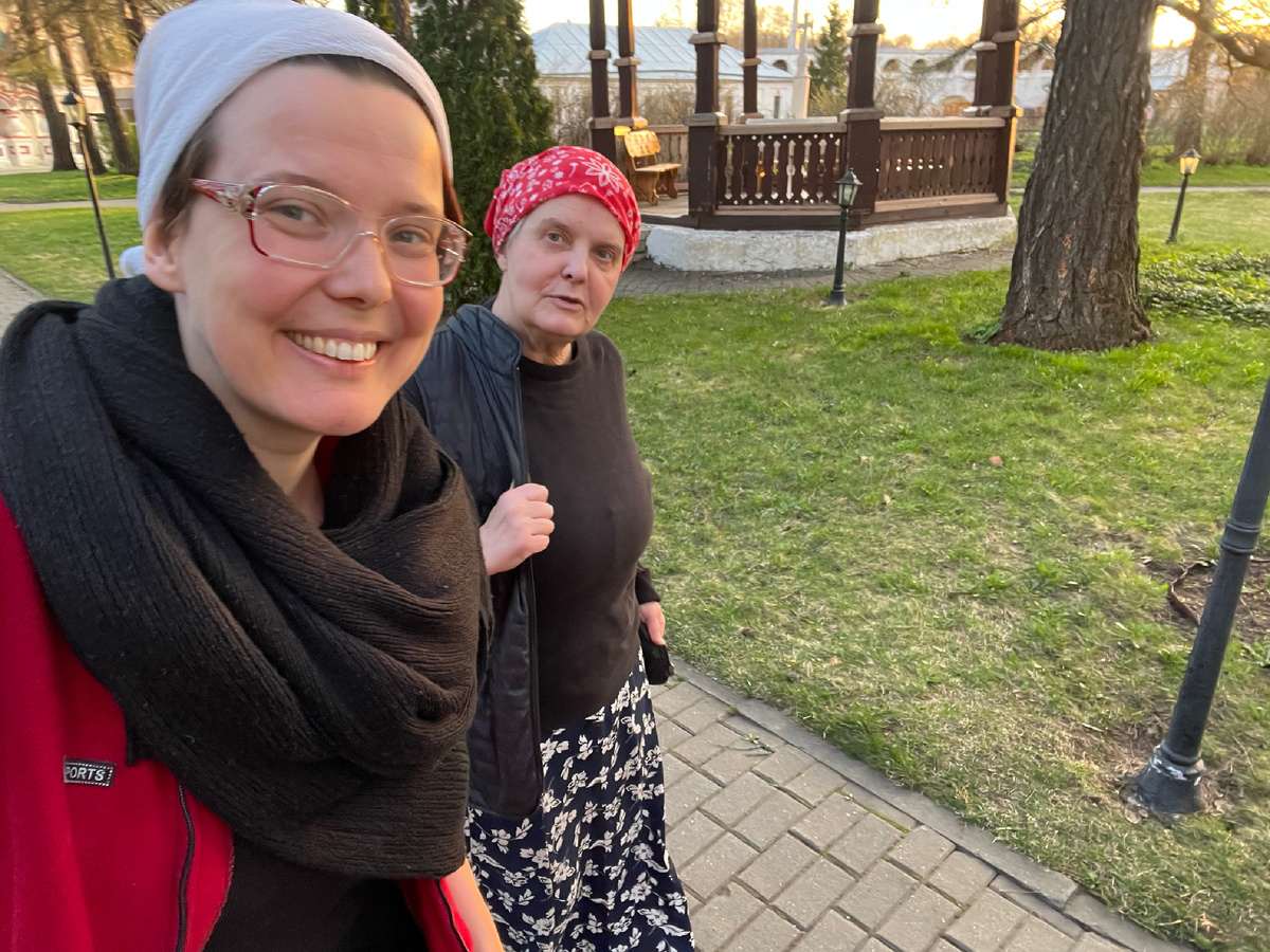 Мы с мамой идем на службу в Великий Четверг