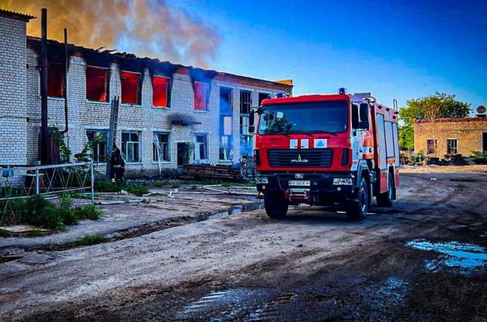 Последствия ударов Гераней в н.п. Печенеги Харьковской области (рядом с Чугуевым), источник Телеграм-канал Хроники Гераней