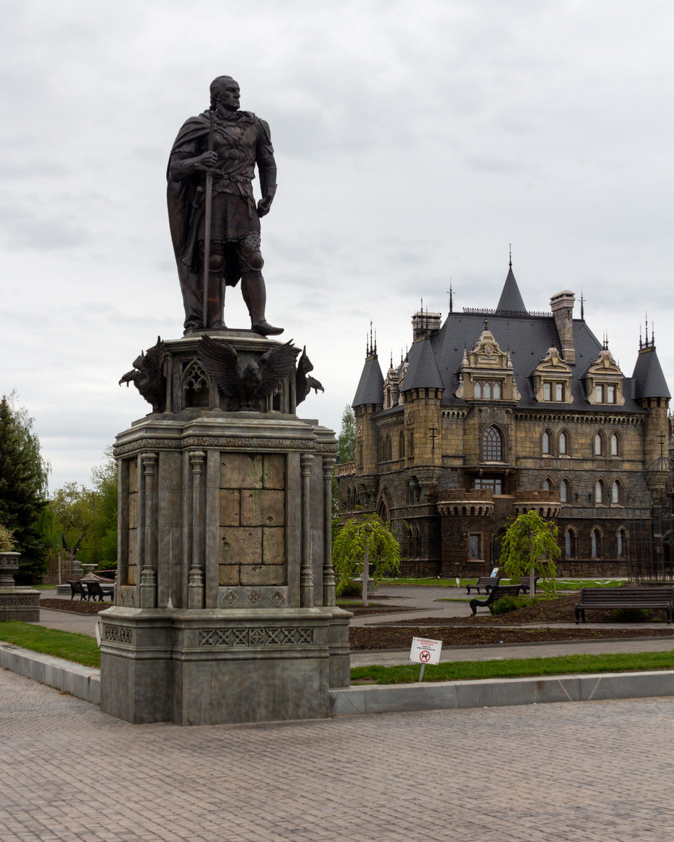 Замок Гарибальди в селе Хрящевка Самарской области