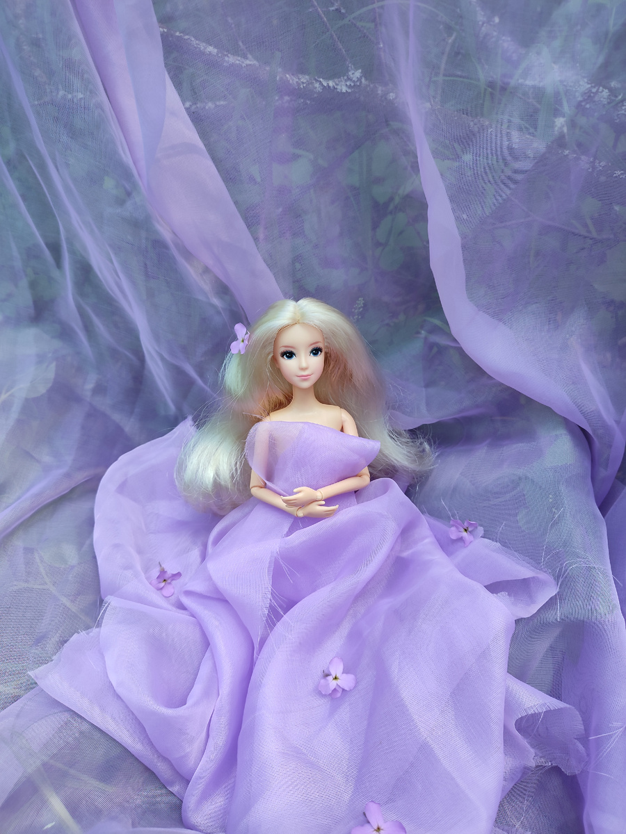 Тут как будто в платье😊