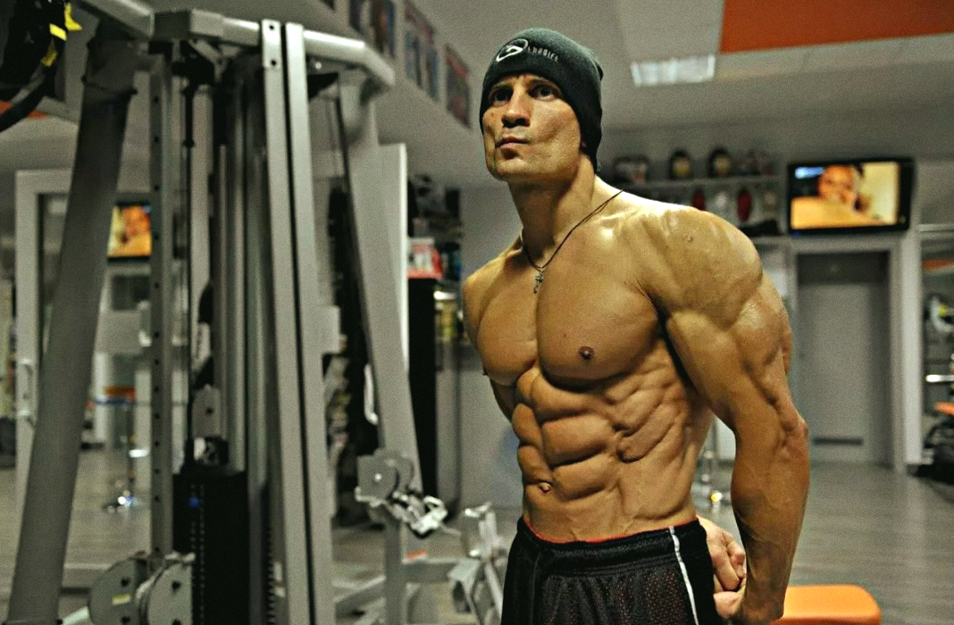 Дима был так восхищён идеальной формой «Железного Арни», что и сам решил посвятить свою дальнейшую жизнь бодибилдингу