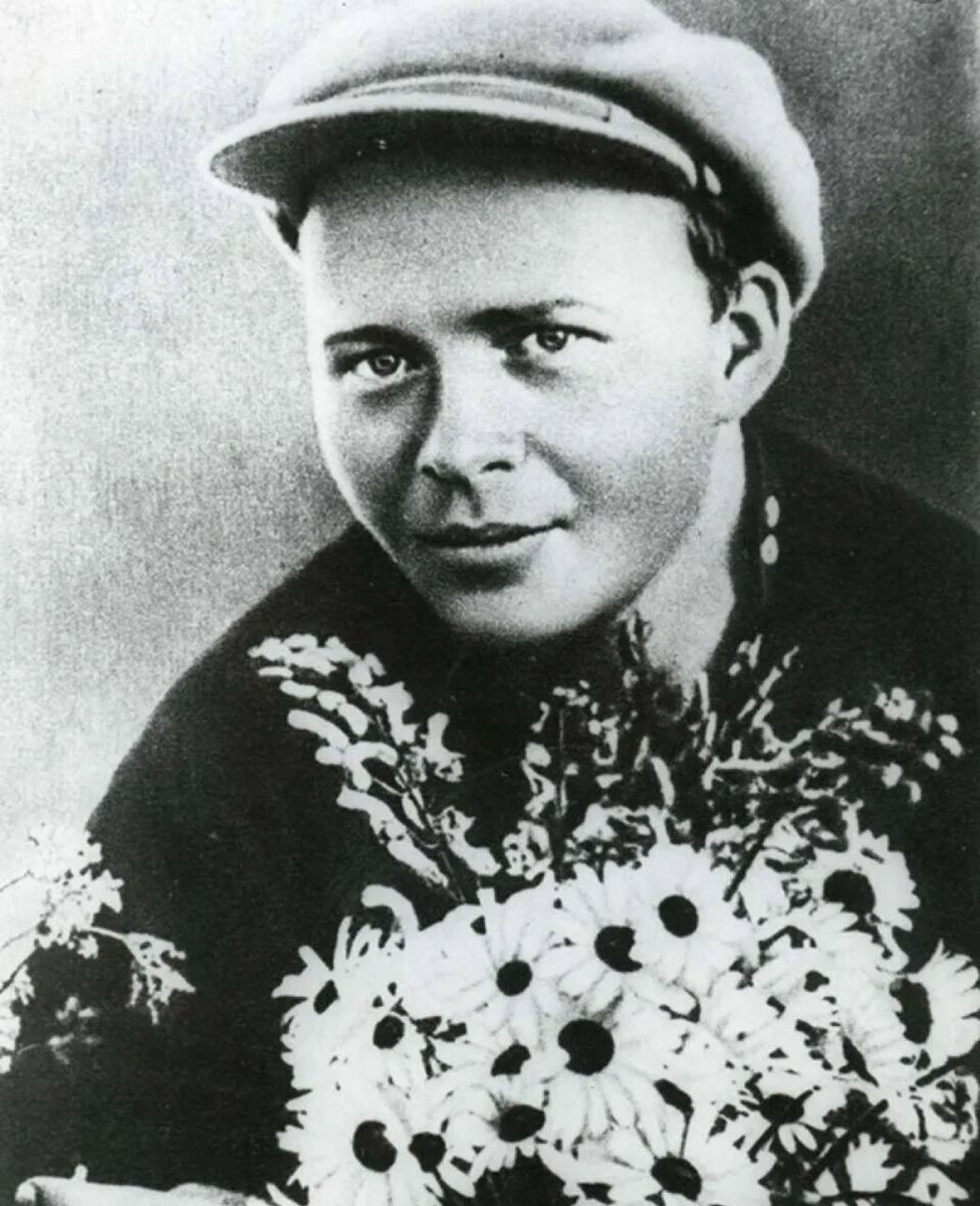 Аркадий Петрович Гайдар (1904-1941)
