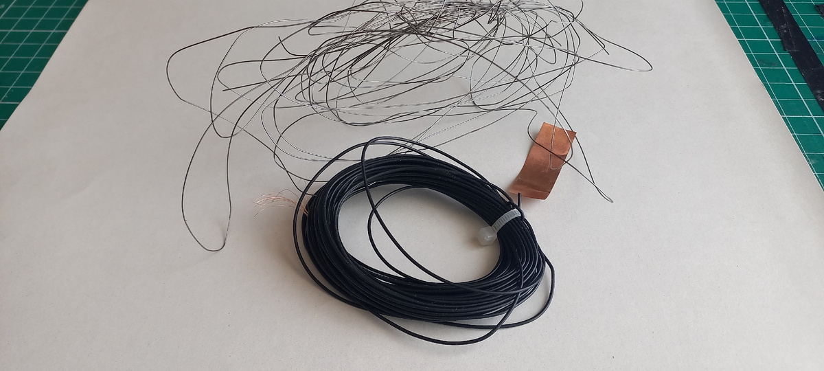 проволока 0,5мм, фольга и немного провода в 1мм