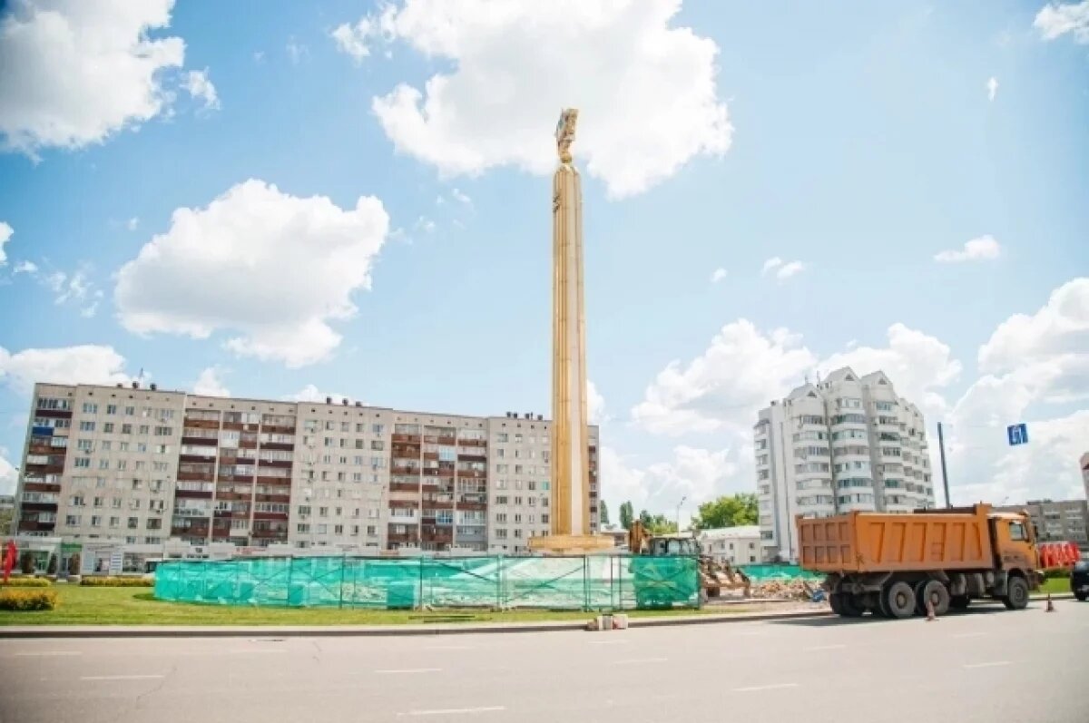    Липецкий памятник «мужик с полотенцем» обновят этим летом