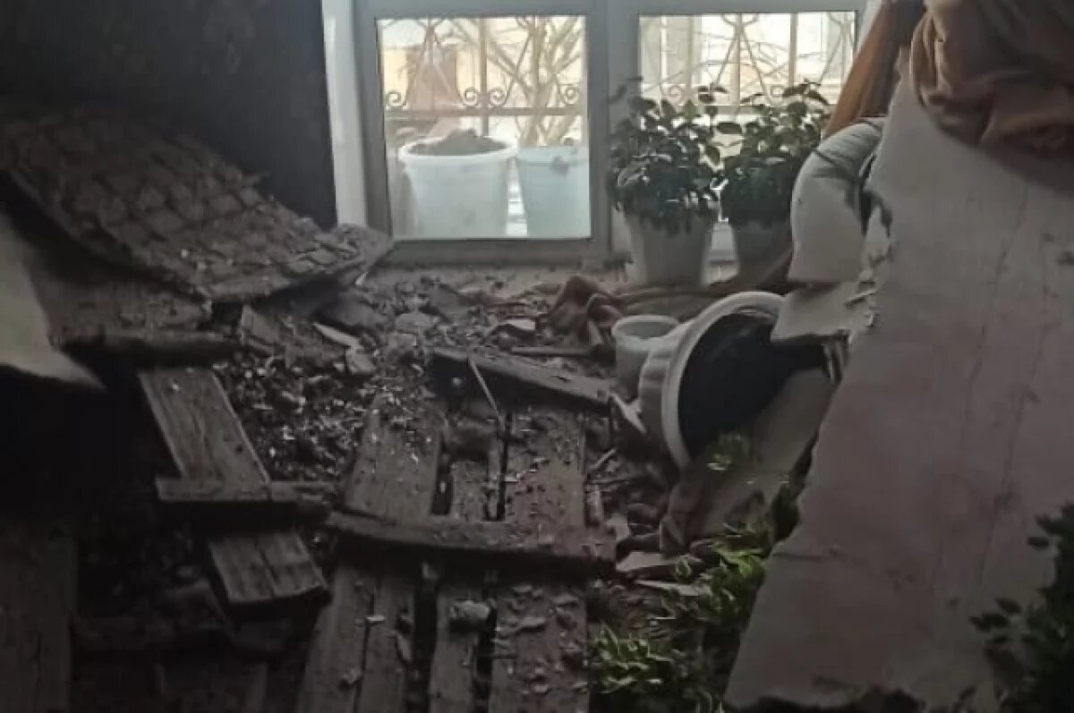    В квартире пенсионеров в Пермском крае обрушился потолок