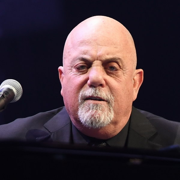     Билли Джоэл отменил все концерты из-за болезни мозга