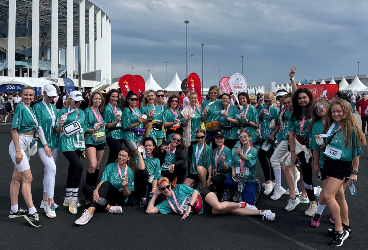    Участницами забега стали известные нижегородки - блогеры, спортсменки и специалистки в сферах бизнеса, политики и медицины