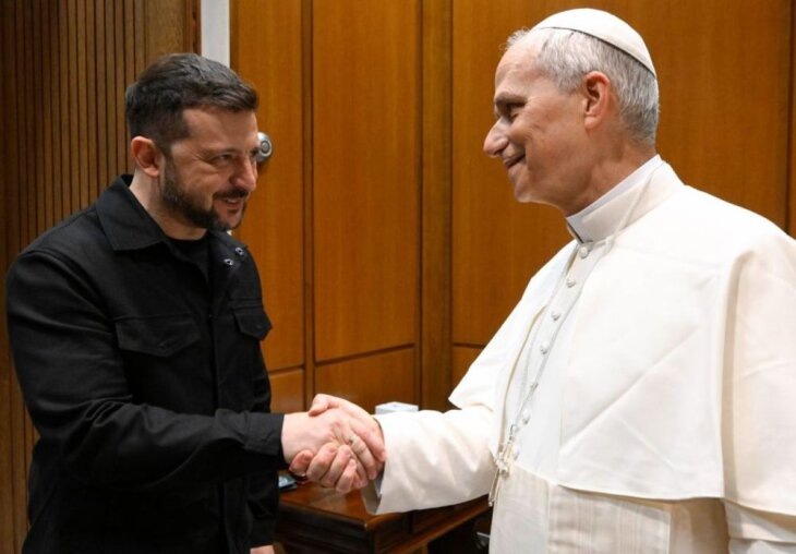     Папа Римский Лев XIV и Зеленский. Источник: news.sky.com.