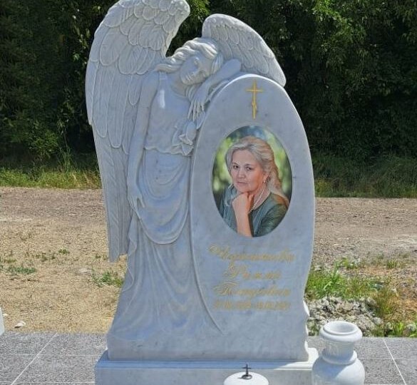 Какой памятник поставить маме на могилу