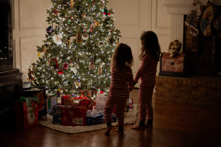 История появления искусственной елки: от перьев до литого пластика