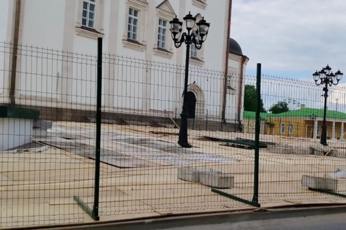    У главного Собора Твери установили ограждение для строительства колокольни