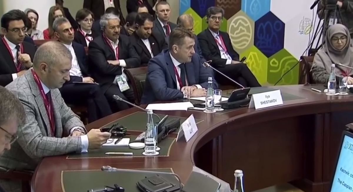 80% осетра Каспийского моря - выпущены российскими рыбоводными заводами. 