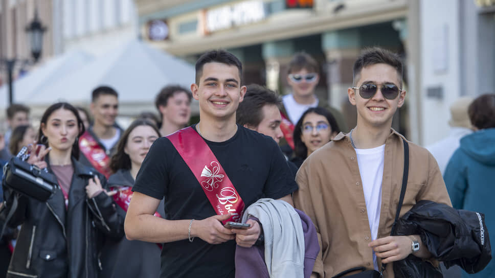 В Казани выпускной в 9 классе обходится в среднем в 13,5 тысяч рублей на ребенка.📷Фото: Артемий Шуматов / Коммерсантъ