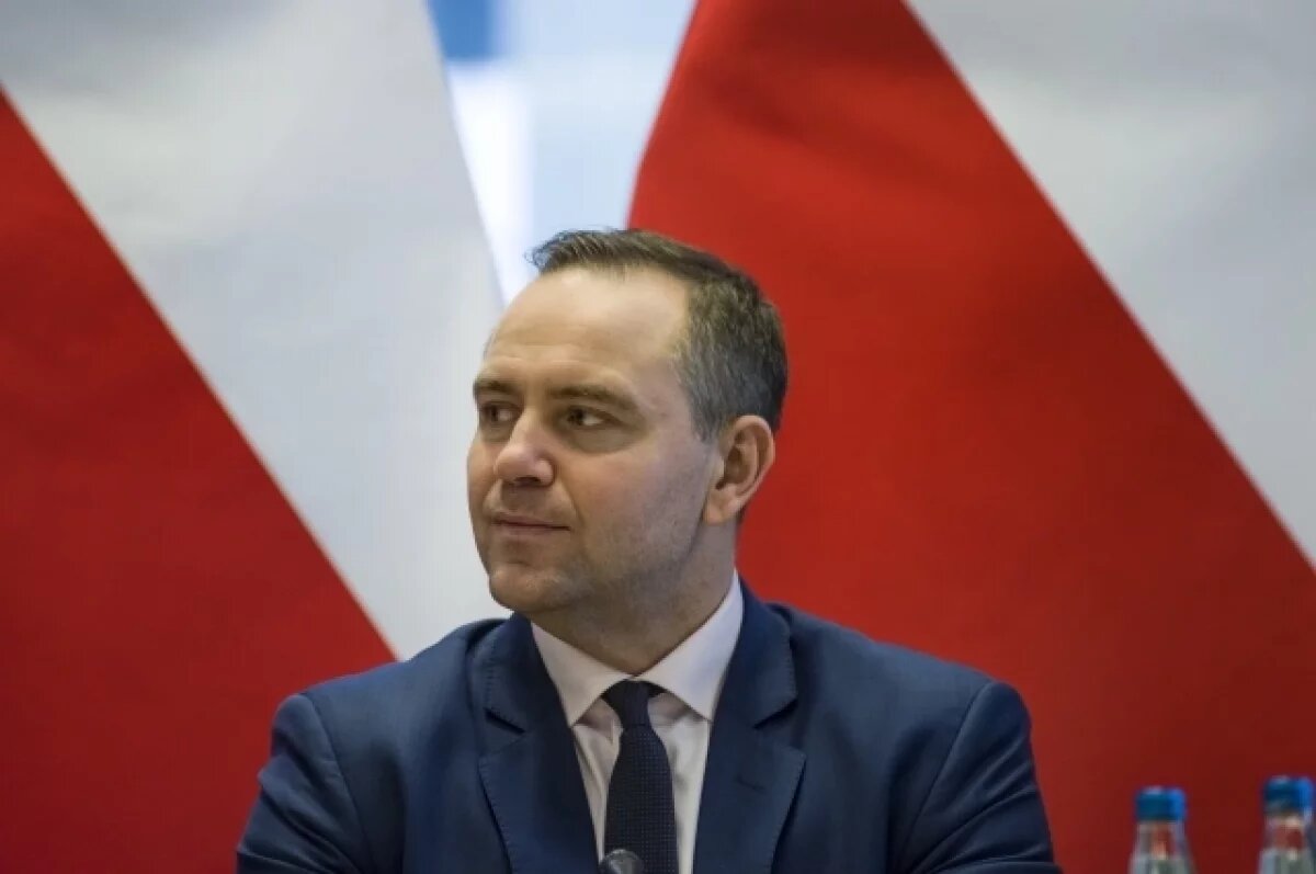    Навроцкого заподозрили в употреблении снюса на теледебатах в Польше