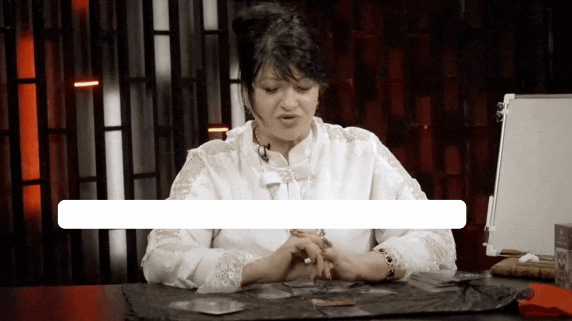 Личный комментарий Марии Петренко Торской раскрывает глубокую связь между древними ритуалами, современным футболом и концертами как формами коллективного магического действия. Пост исследует, как через символику и массовые события происходит сбор и трансформация энергии толпы, влияя на наше подсознание и общество в целом.