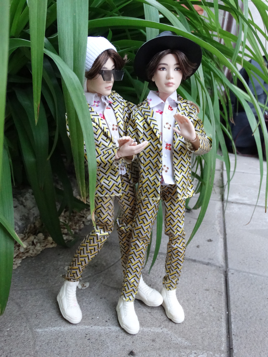 Два брата-акробата. Фото моё.