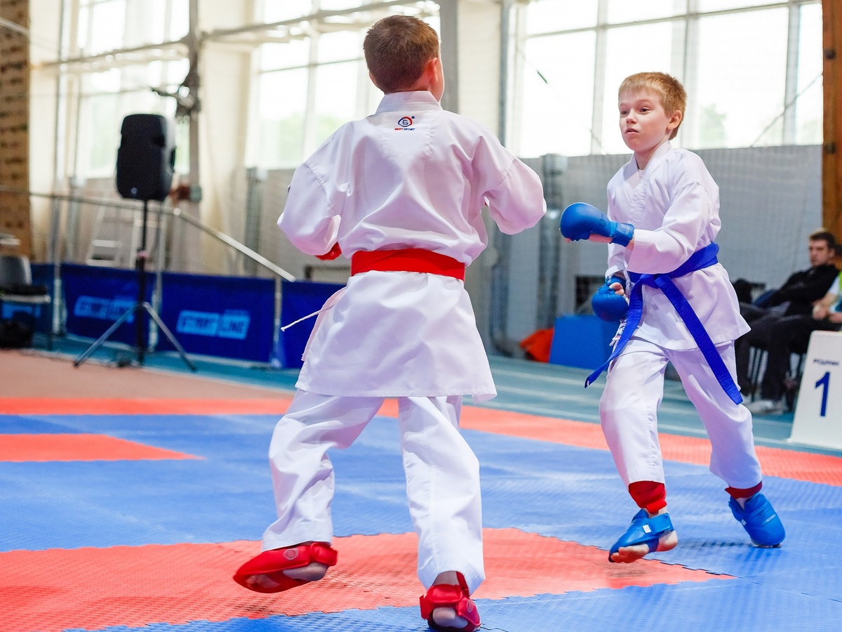 Сын с синим поясом