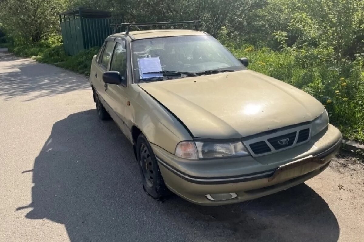    В Твери администрация собирается эвакуировать брошенную иномарку