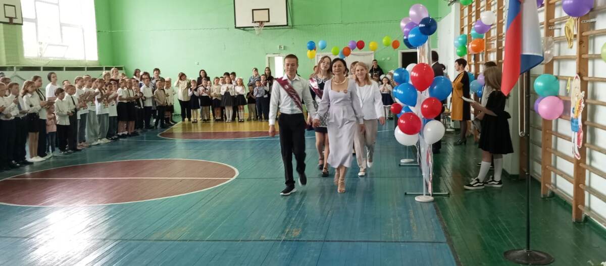 11 класс с родителями и классным руководителем.