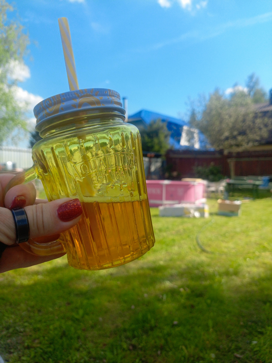 Установили бассейн