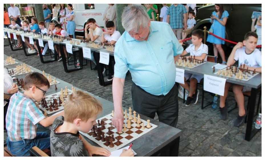    Анатолий Карпов отметил 50 лет с момента, когда стал чемпионом мира по шахматам. Фото: Евгения Хилько