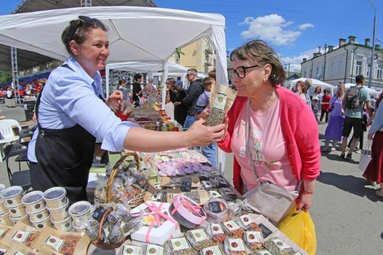    В Оренбурге проходят ярмарка местных производителей и гастрофестиваль «О»