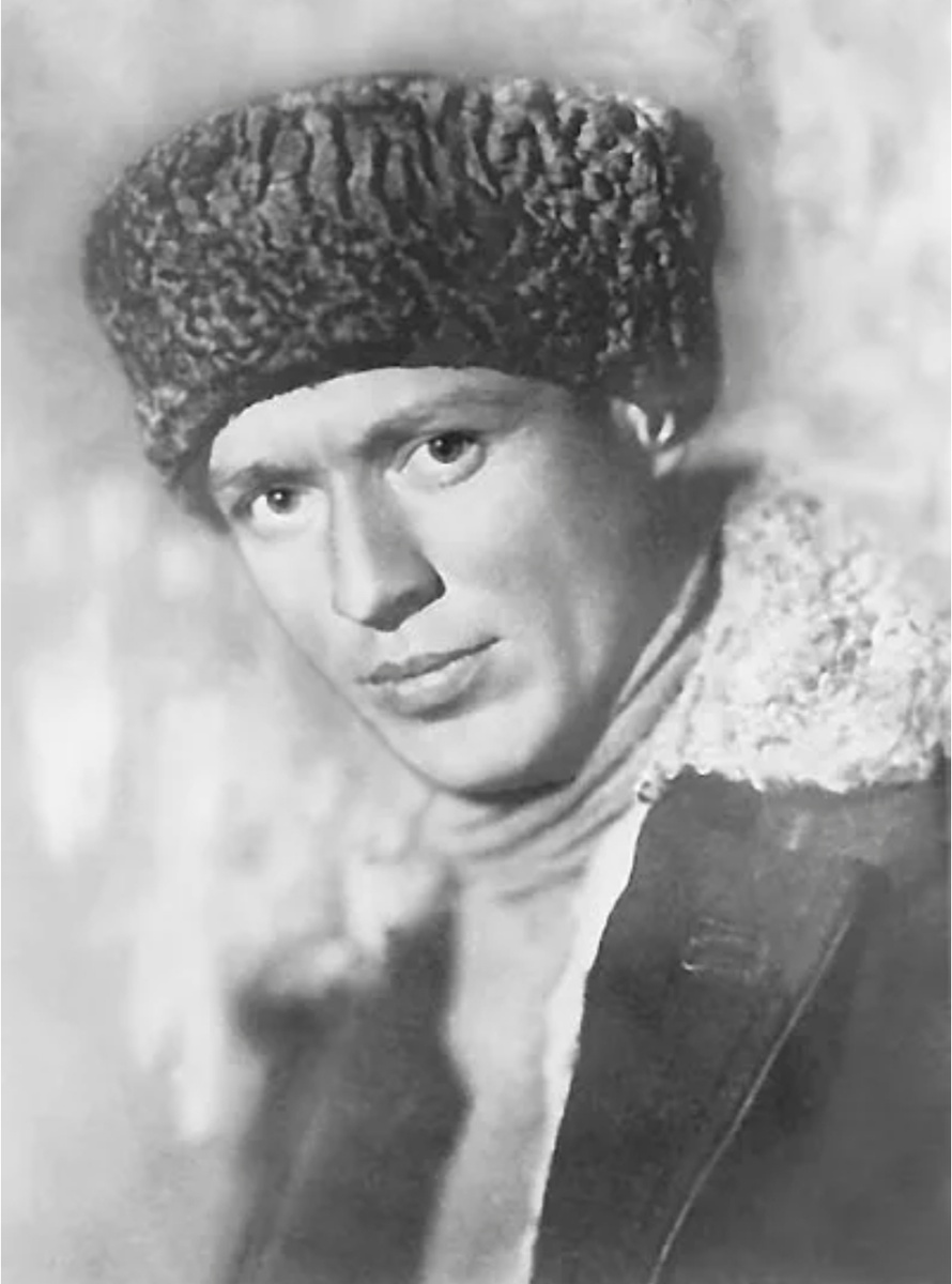 Молодой Михаил Шолохов