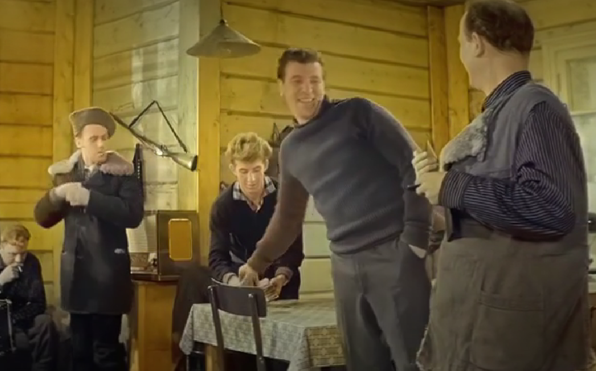 - Гони двадцатку, Ксан Ксаныч! Кадр из фильма "Девчата" режиссера Юрия Чулюкина