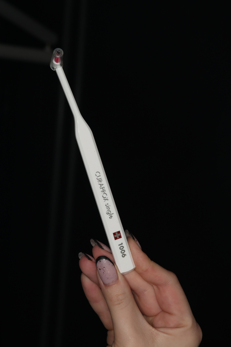 Моя новая монопучковая щетка от фирмы Curaprox, модель CS1006 single