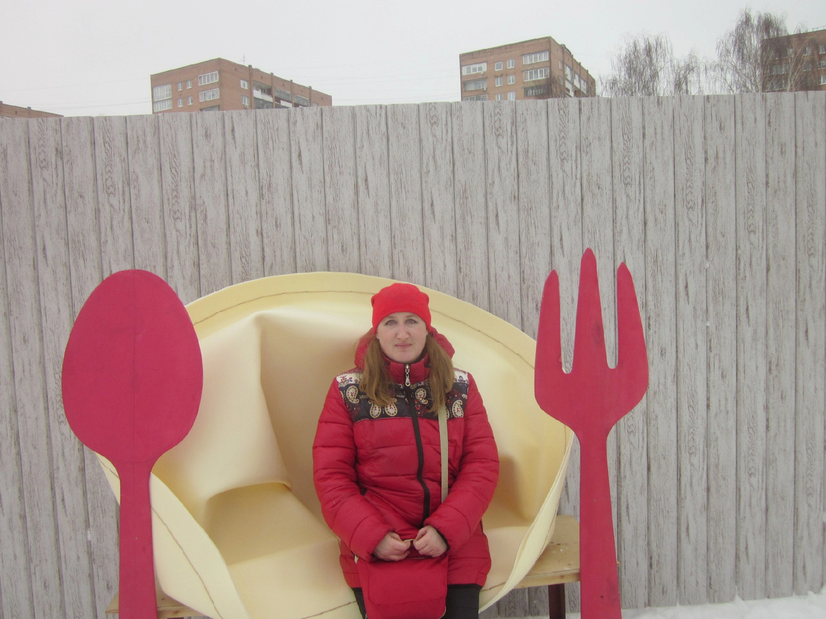 Это я на "Пельменьфесте" в пельмешке сижу.