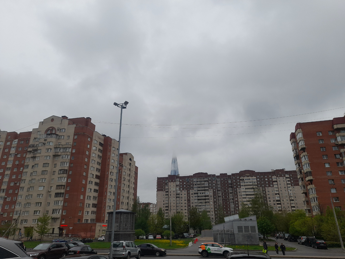 По пути от метро.