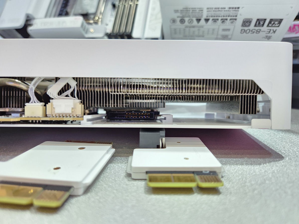 фото X (UNIKO's Hardware)  📷
