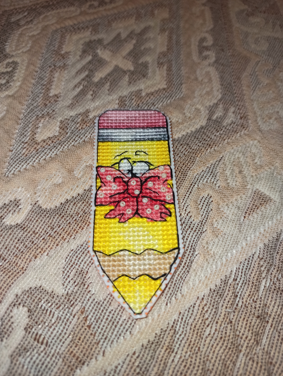 карандаш с бантом