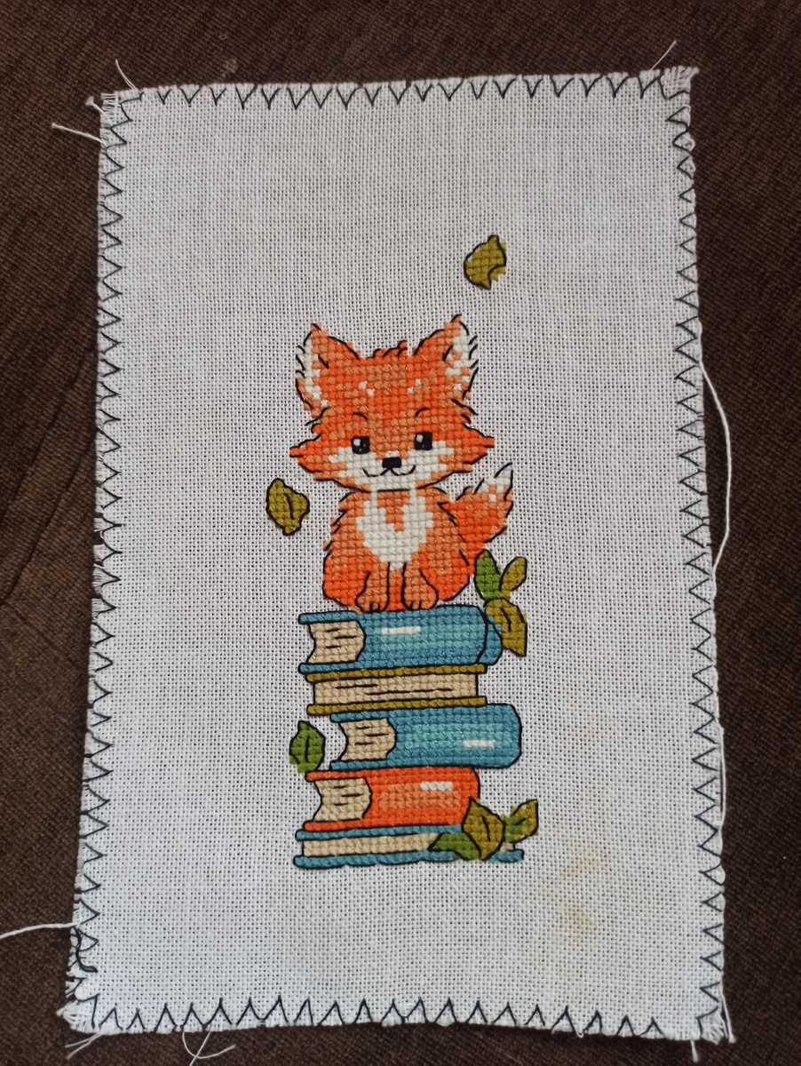 Лисенок с книгами