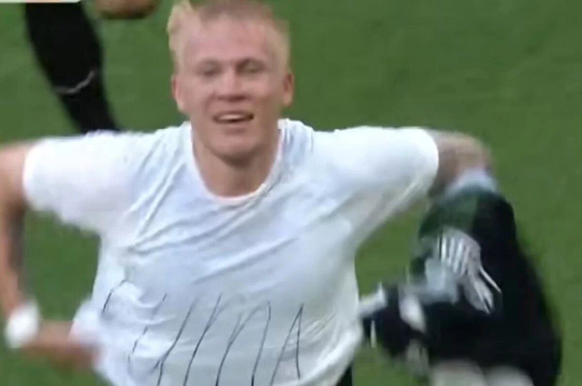    Машину отметившего чемпионство игрока «Краснодара» Кривцова остановила ДПС