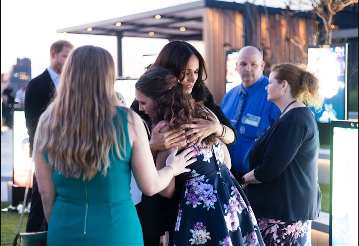 Инсталляция на крыше вокзала