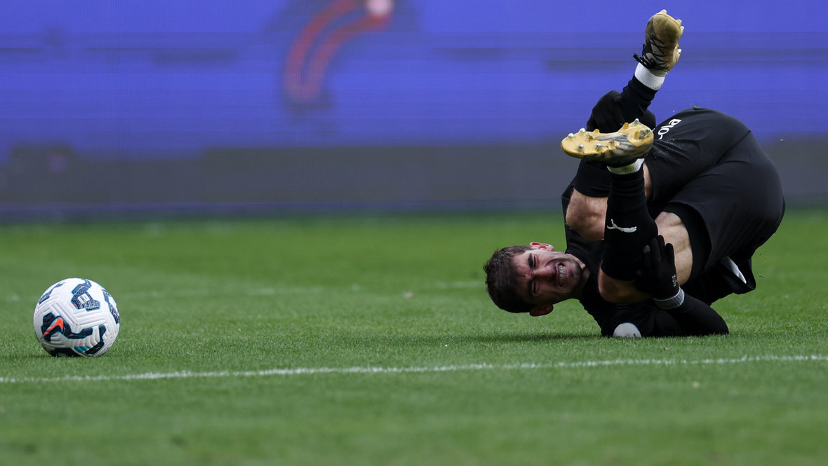    Полузащитник «Химок» Зелимхан Бакаев.Дарья Исаева