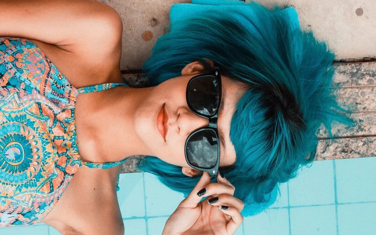    Это идеальное время для ярких метаморфоз: экспериментируйте с образом, примеряйте даже самые экстравагантные образы /фото pexels