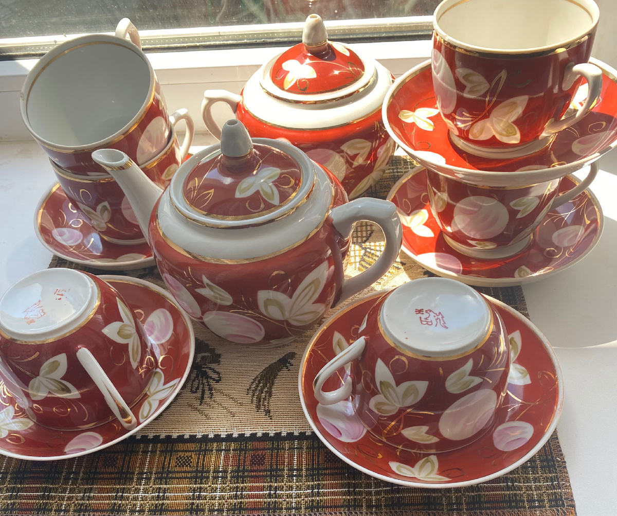 Слива на бордовом