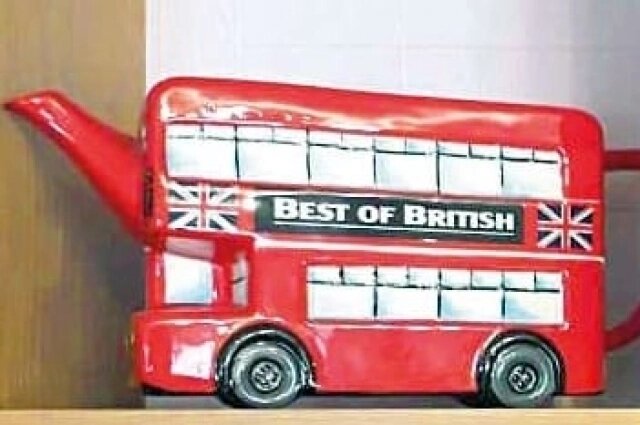    Чайник в форме автобуса. Фото: АиФ-Ростов/ Борис Талпа