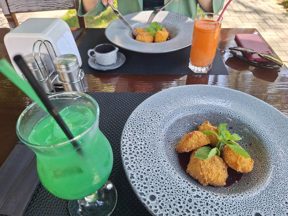 Обед в кафе