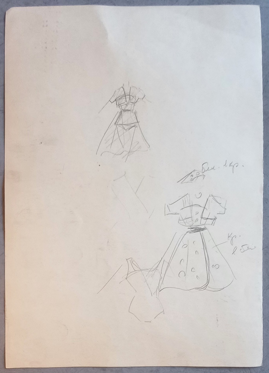 На обороте наброски платьев