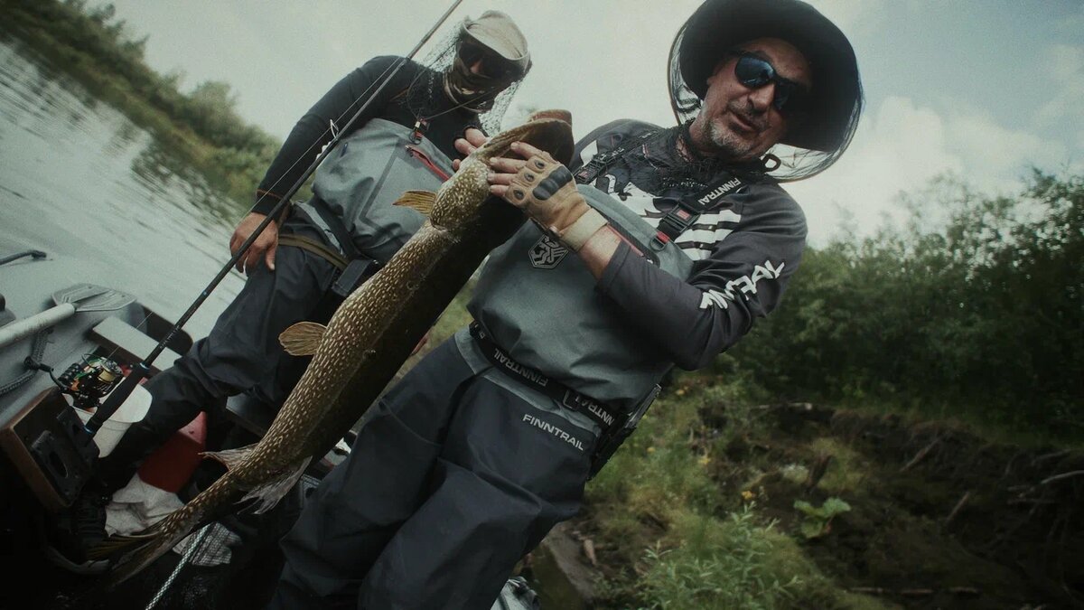 Нахлыстом можно ловить серьезных, весомых хищников.

