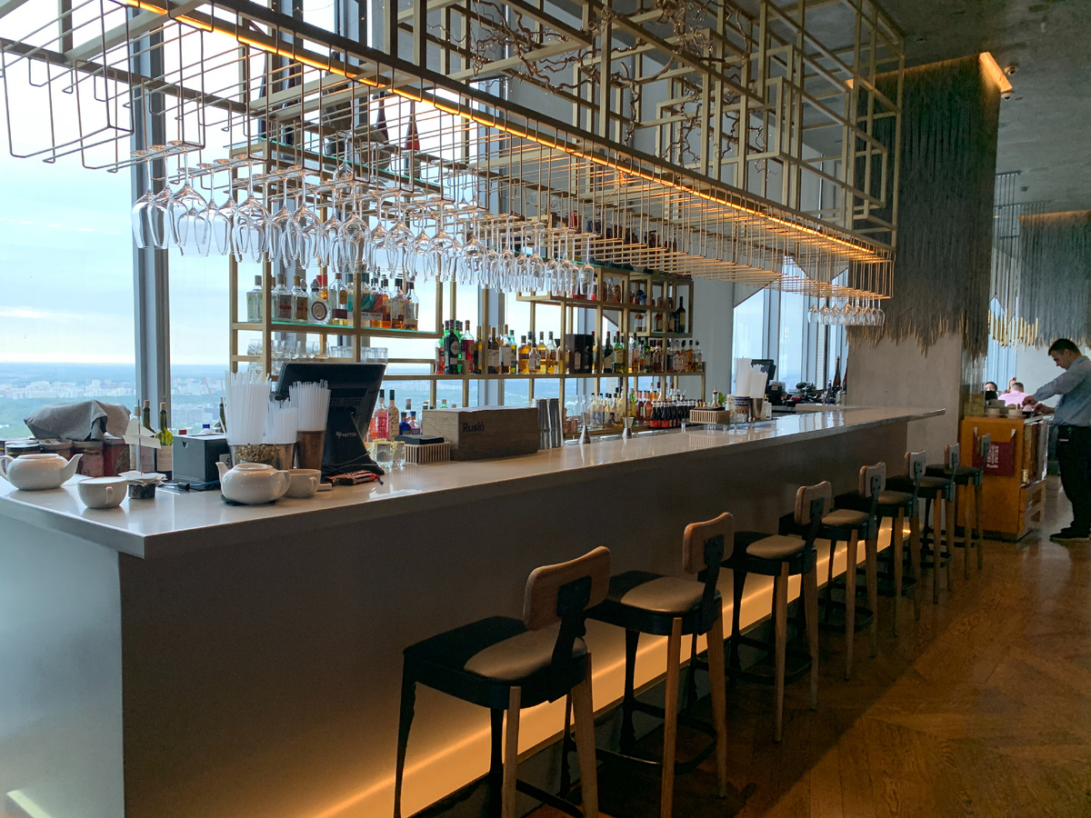 Интерьер ресторана Ruski