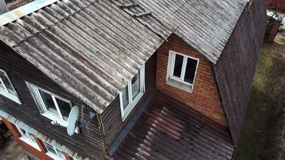 Старый дом под шифером