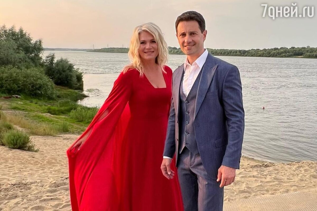    Виктория и Антон Макарские Социальные сети