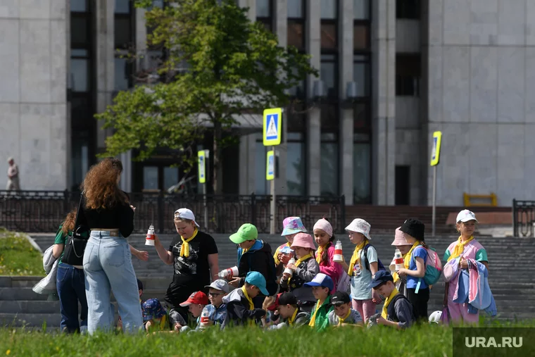 Стоимость смены в дневном детском лагере составит в среднем 20 тысяч рублей
Фото: Владимир Жабриков © URA.RU